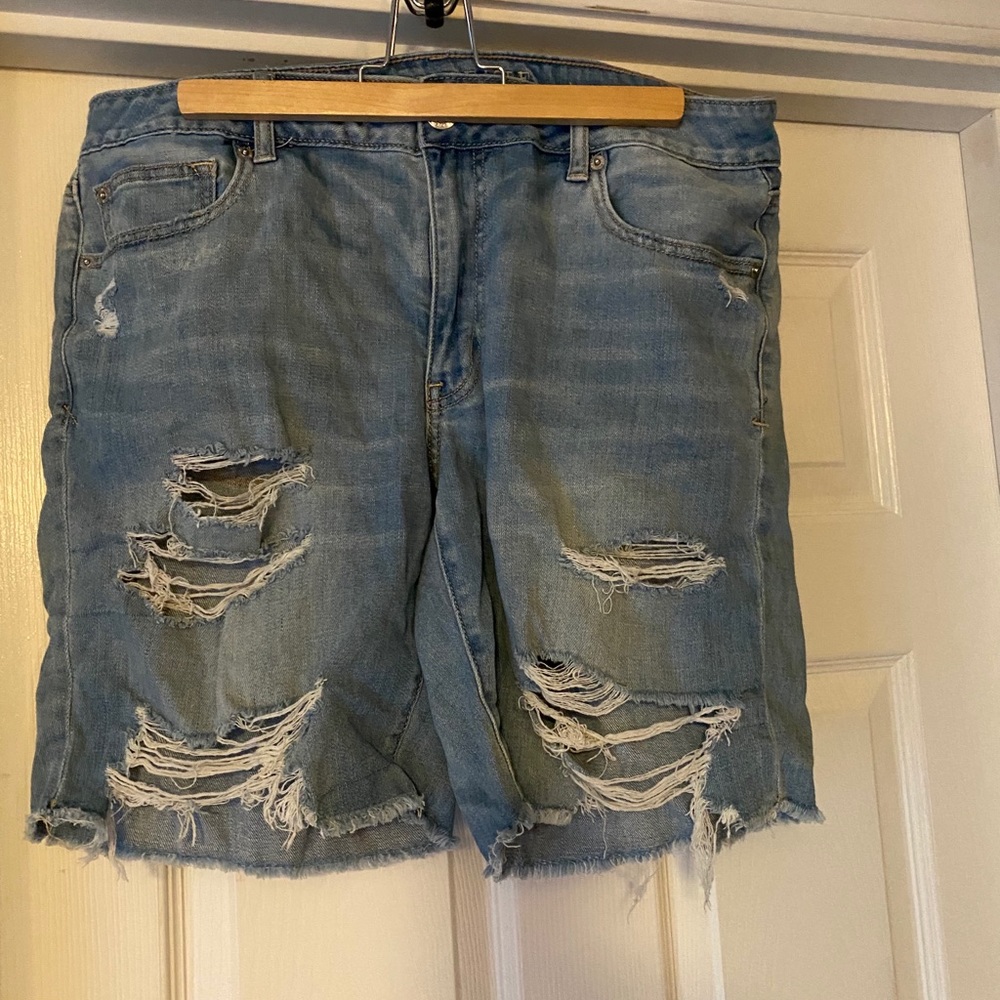 AE JEAN SHORTS
